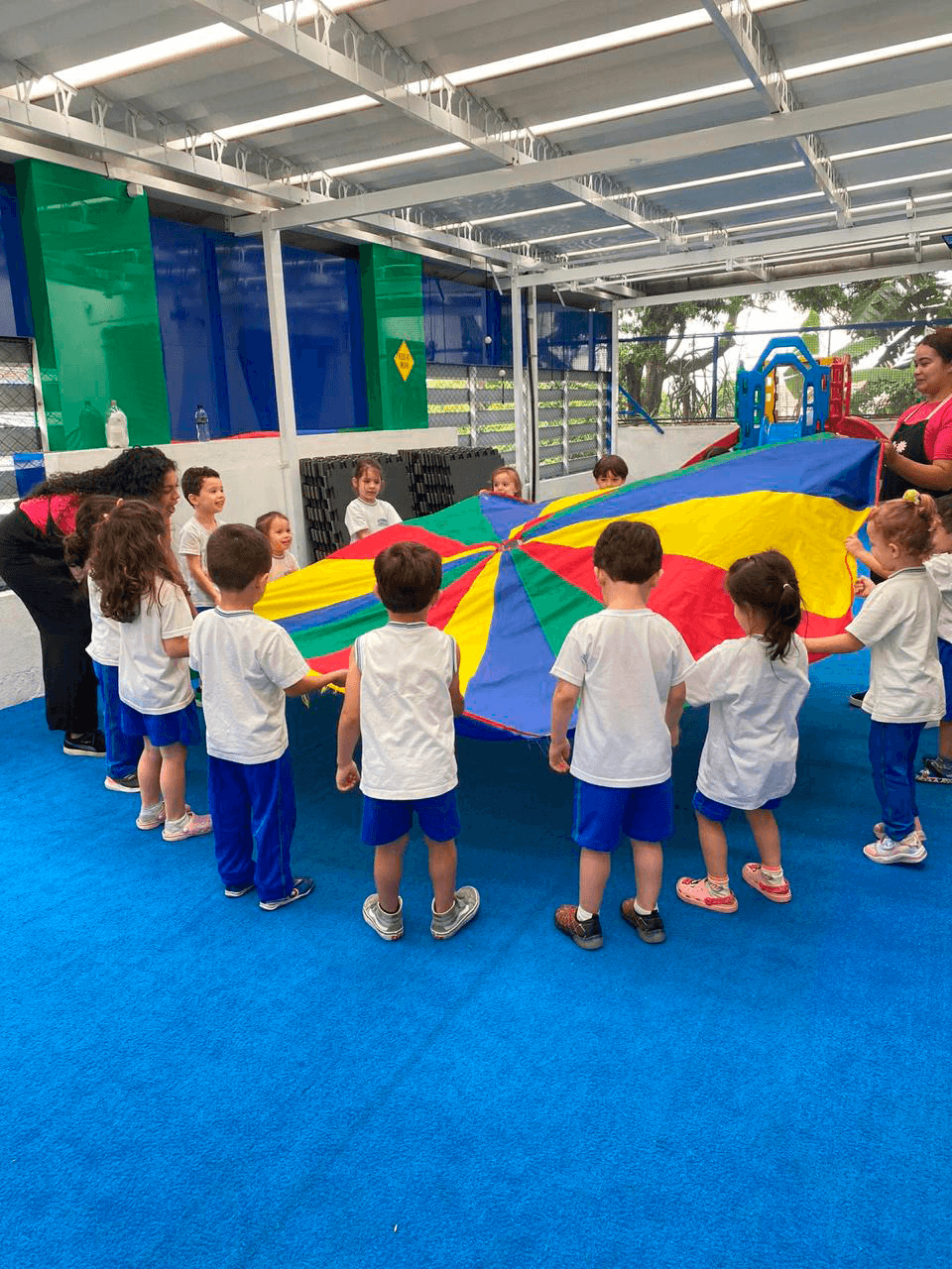 Recreação infantil Pink Party em evento corporativo